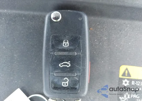 2018 Volkswagen Passat 2.0T Se z USA, uszkodzony, nr VIN 1VWBA7A38JC015592